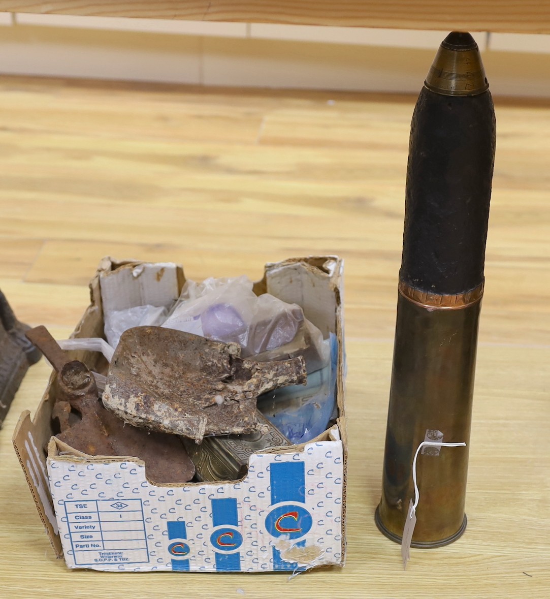 World War I memorabilia and relics and an artillery shell, 55 cms long